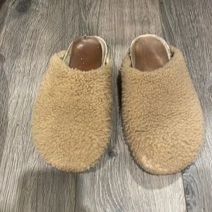 JENNI KAYNE shearling clogs